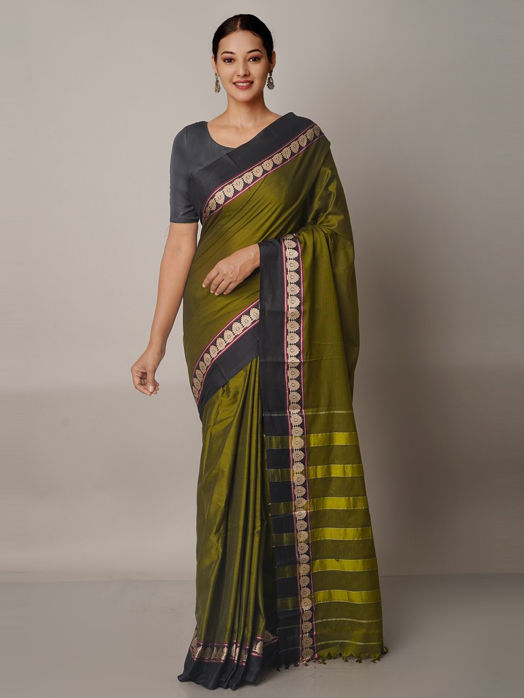 

Unnati Silks Green & Black Woven Design Pure Cotton Narayan Peth Saree
