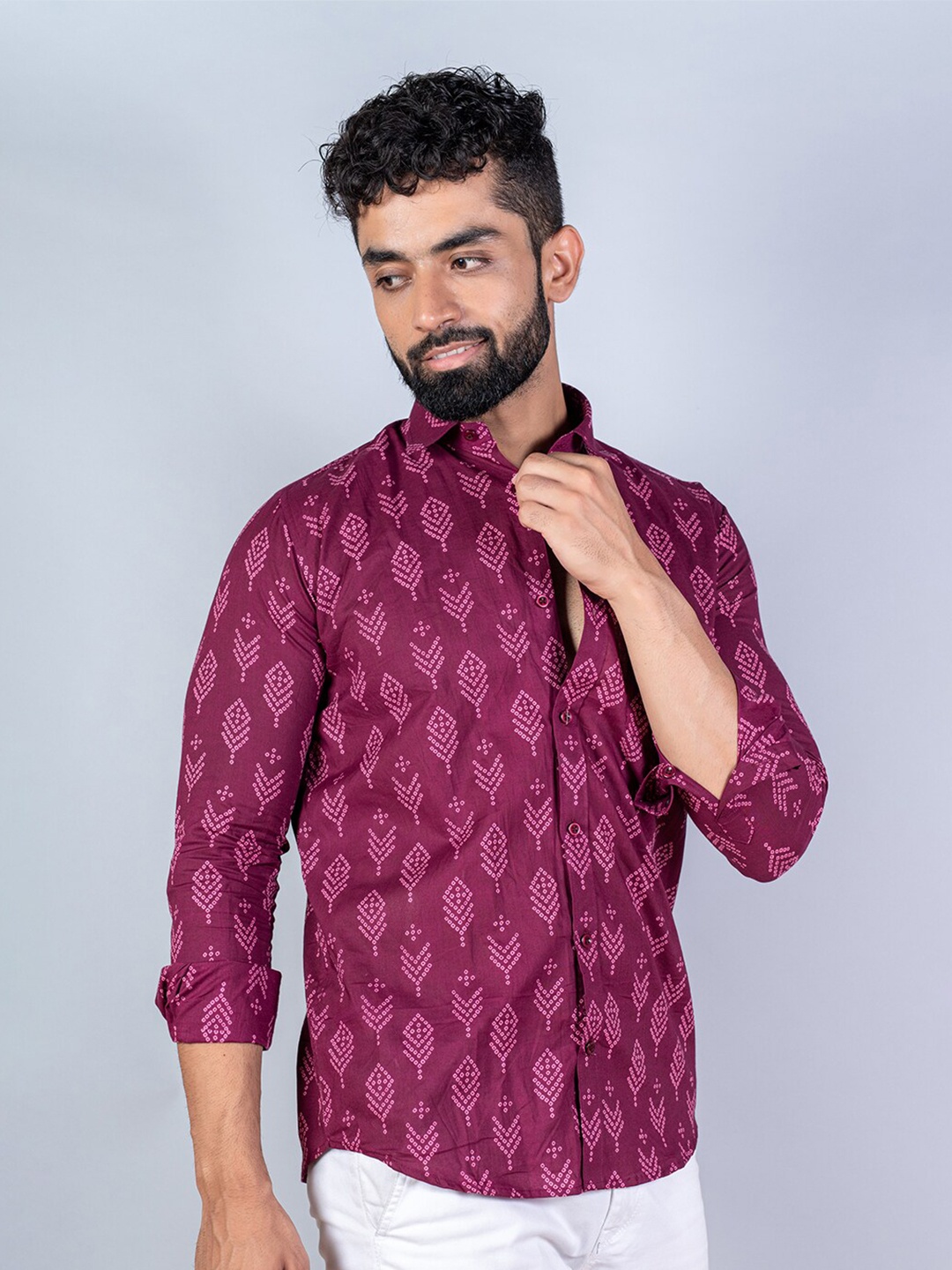 

Tistabene Men Maroon Printed Cotton Casual Shirt