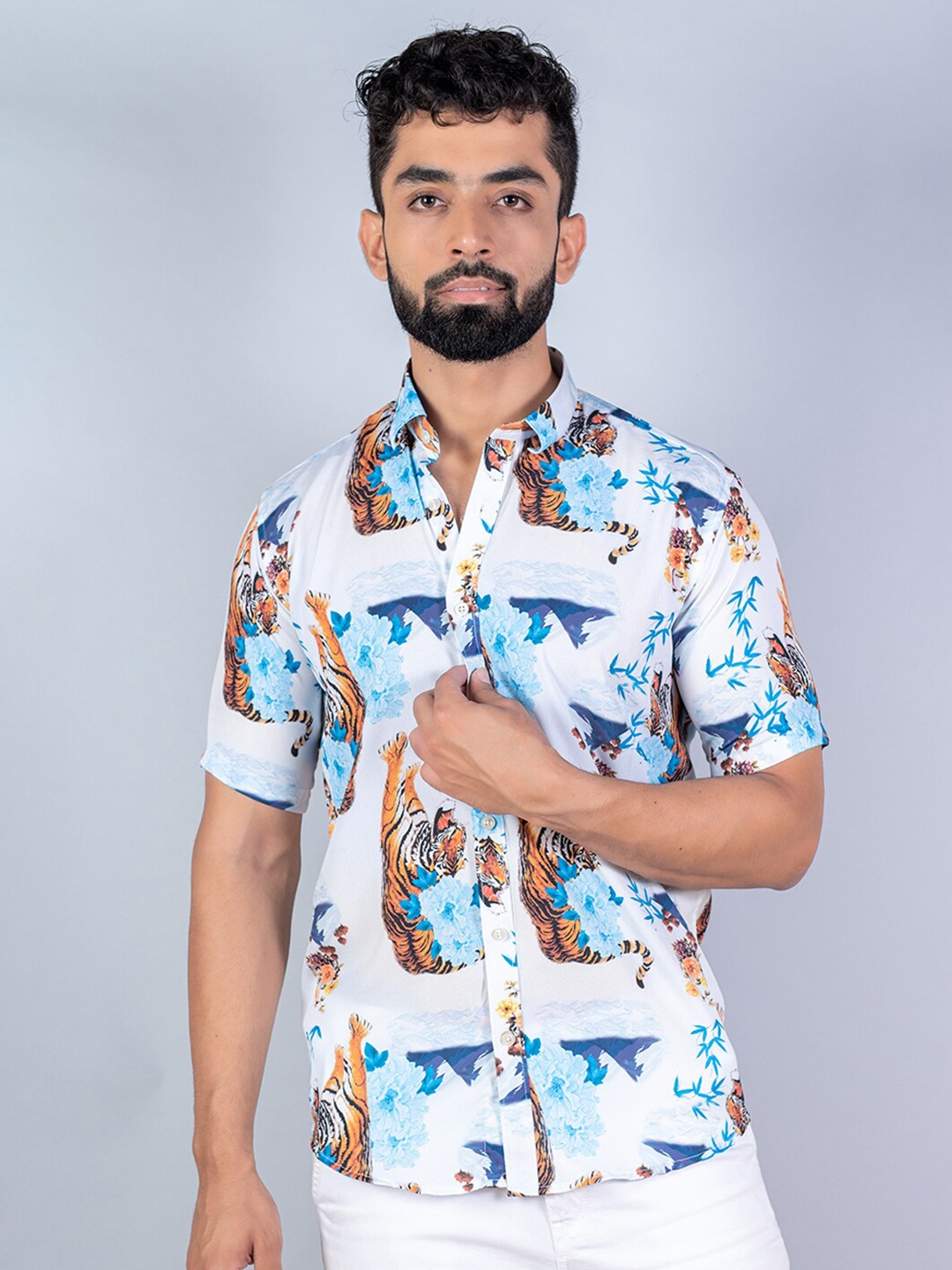 

Tistabene Men White Printed Casual Shirt