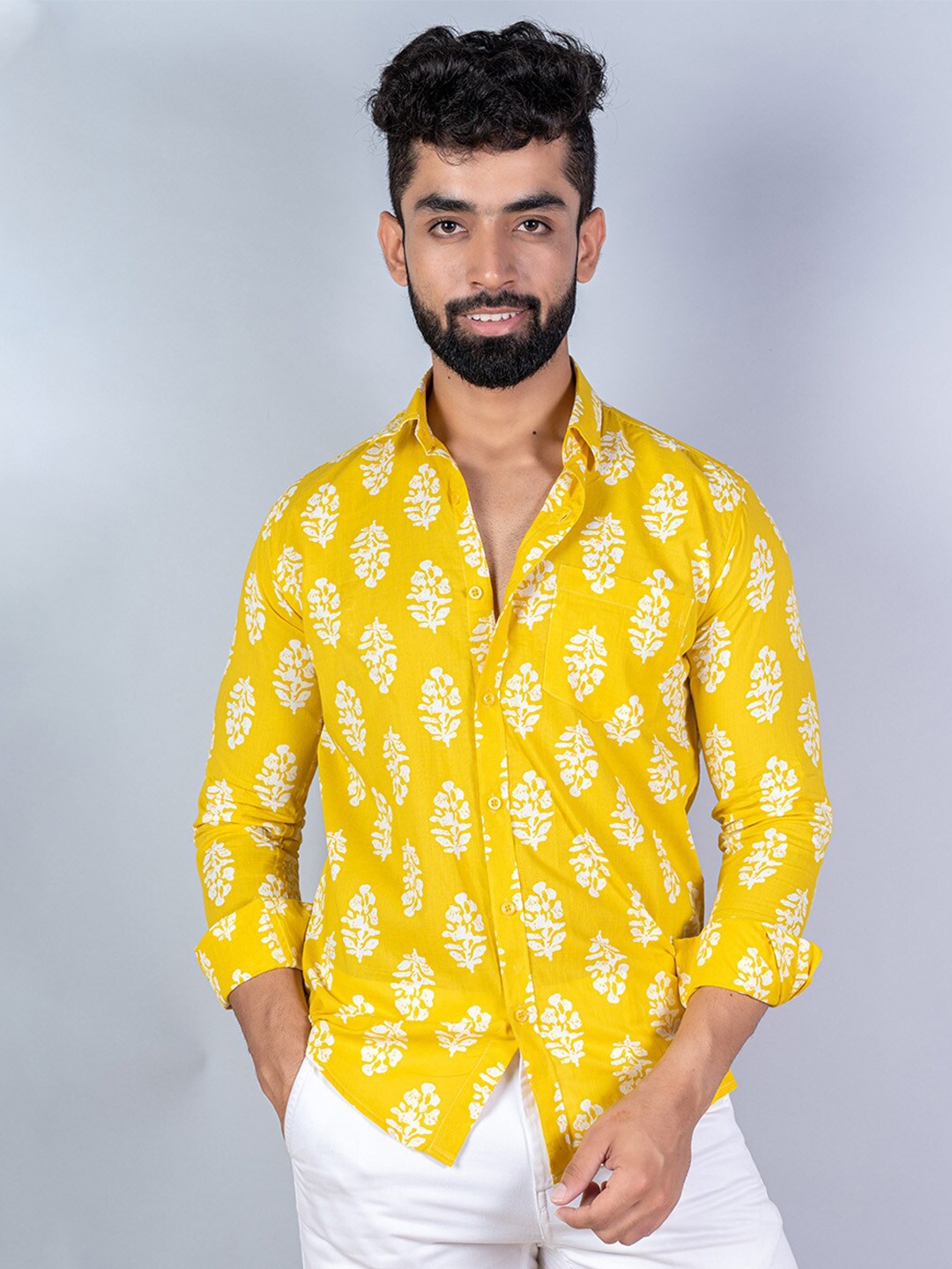 

Tistabene Men Yellow and White Floral Printed Full Sleeves Cotton Casual Shirt