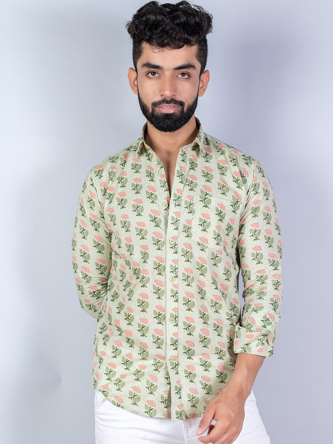 

Tistabene Men Green Floral Printed Casual Shirt