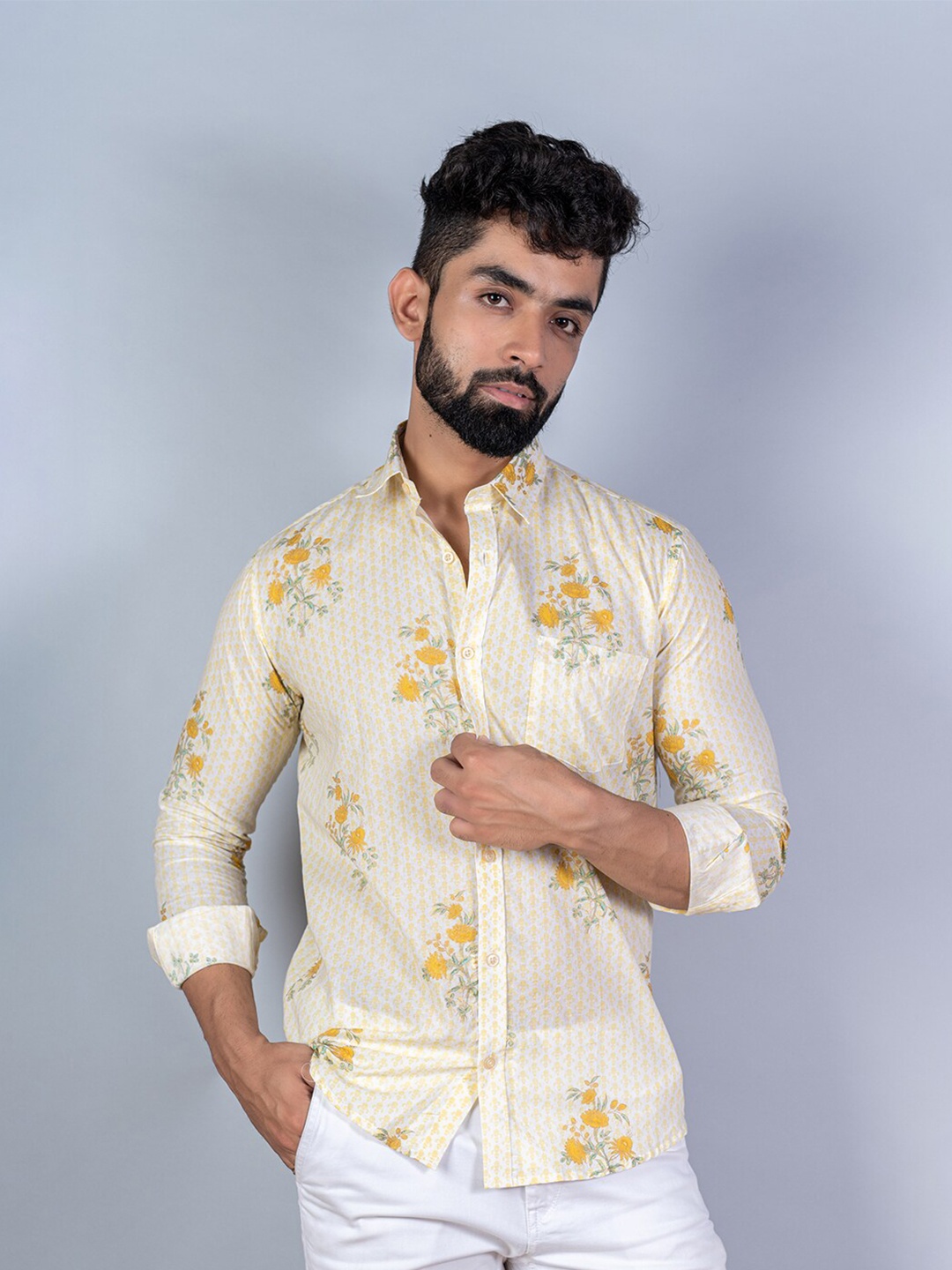 

Tistabene Men White Floral Printed Cotton Casual Shirt