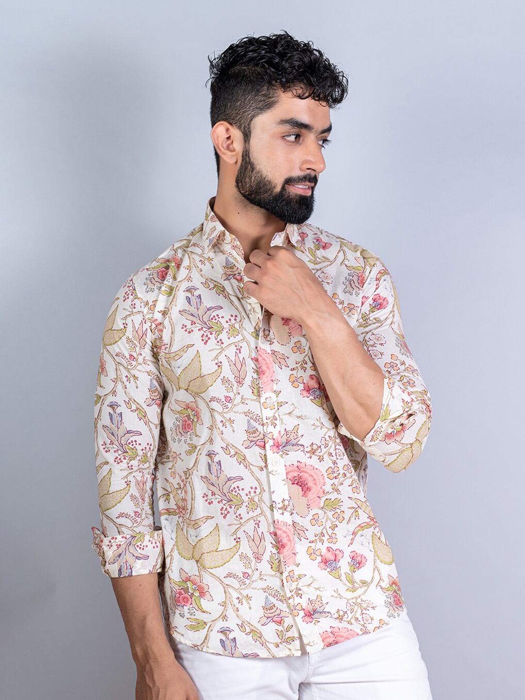 

Tistabene Men White & Pink Floral Printed Casual Shirt