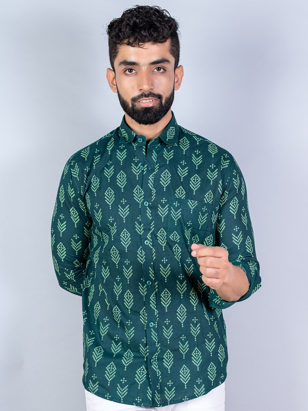 

Tistabene Men Green Printed Casual Cotton Shirt