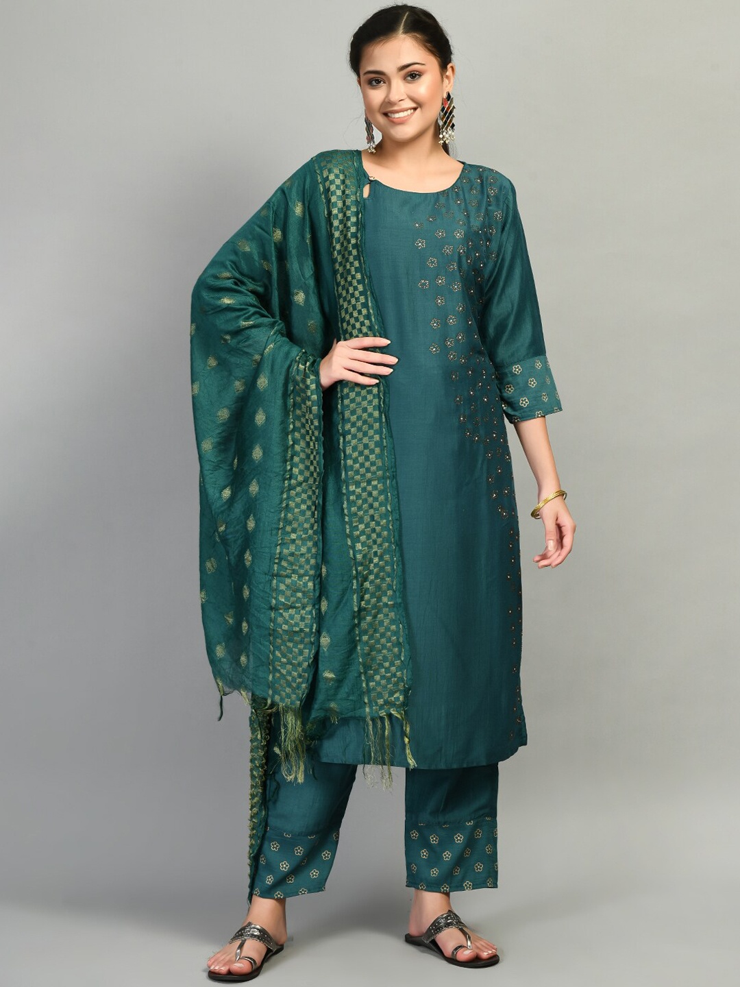 

DesiNoor com Women Teal Embroidered Beads and Stones Kurta with Trousers & With Dupatta
