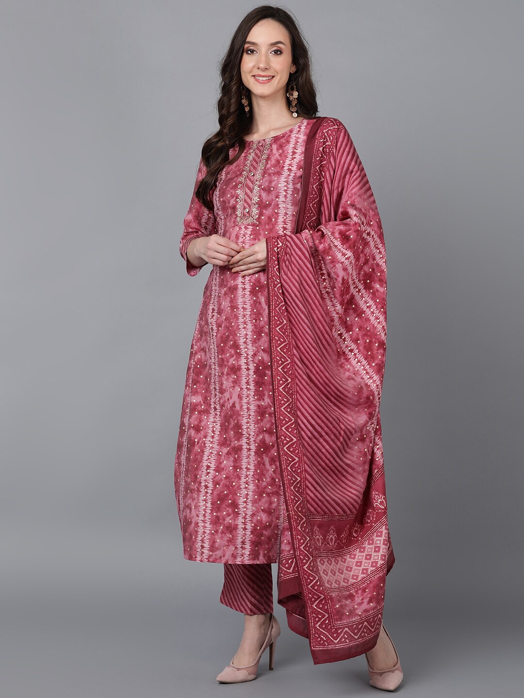 

AHIKA Women Mauve Printed Kurta with Trousers & Dupatta