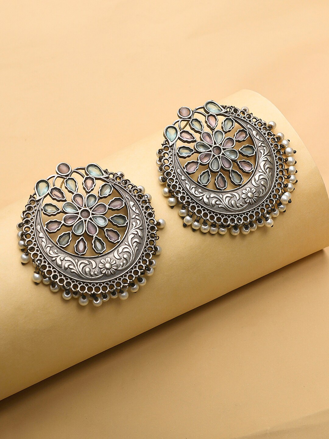 

Voylla Silver-Plated & White Pearls and Kundan Contemporary Drop Earrings