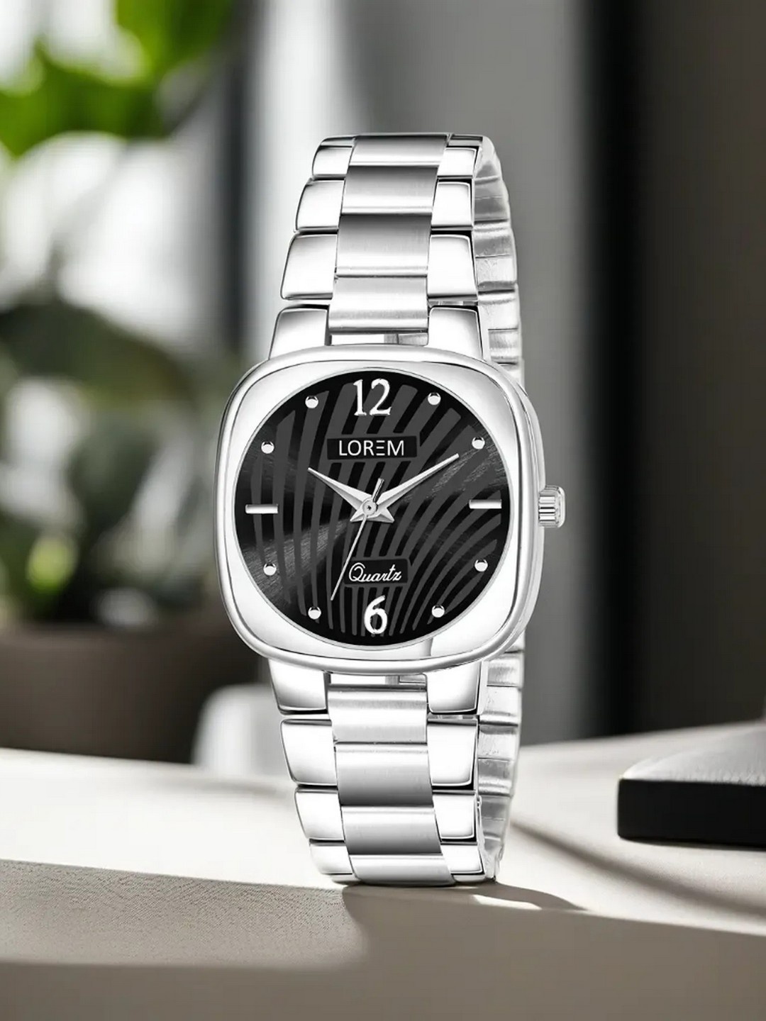 

LOREM Women Black Printed Dial & Silver Toned Stainless Steel Straps Analogue Watch