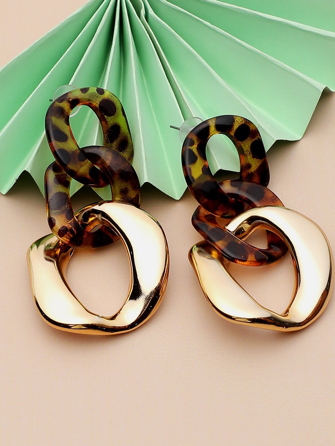 

SOHI Brown & Gold-Toned Contemporary Studs Earrings