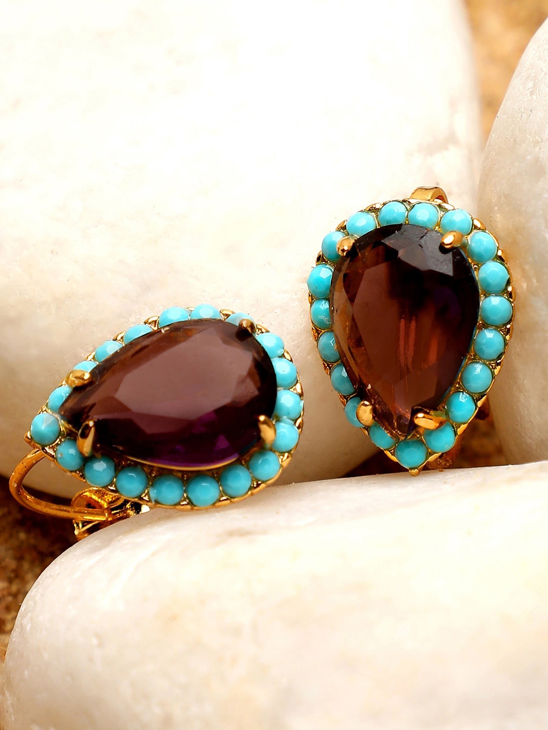 

SOHI Maroon & Blue Gold-Plated Contemporary Studs Earrings