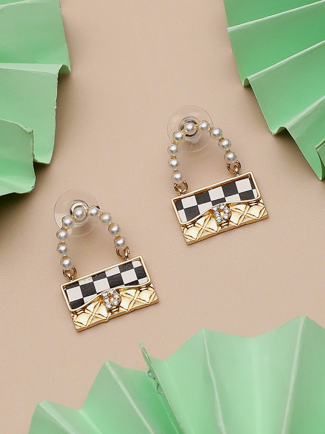 

SOHI Gold-Toned & Black Contemporary Drop Earrings