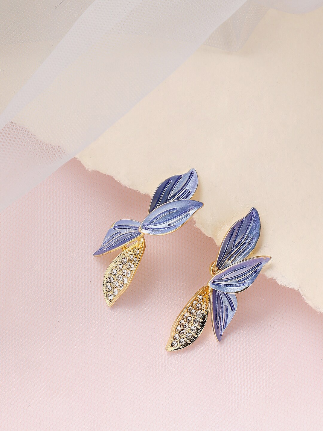 

SOHI Blue Contemporary Drop Earrings