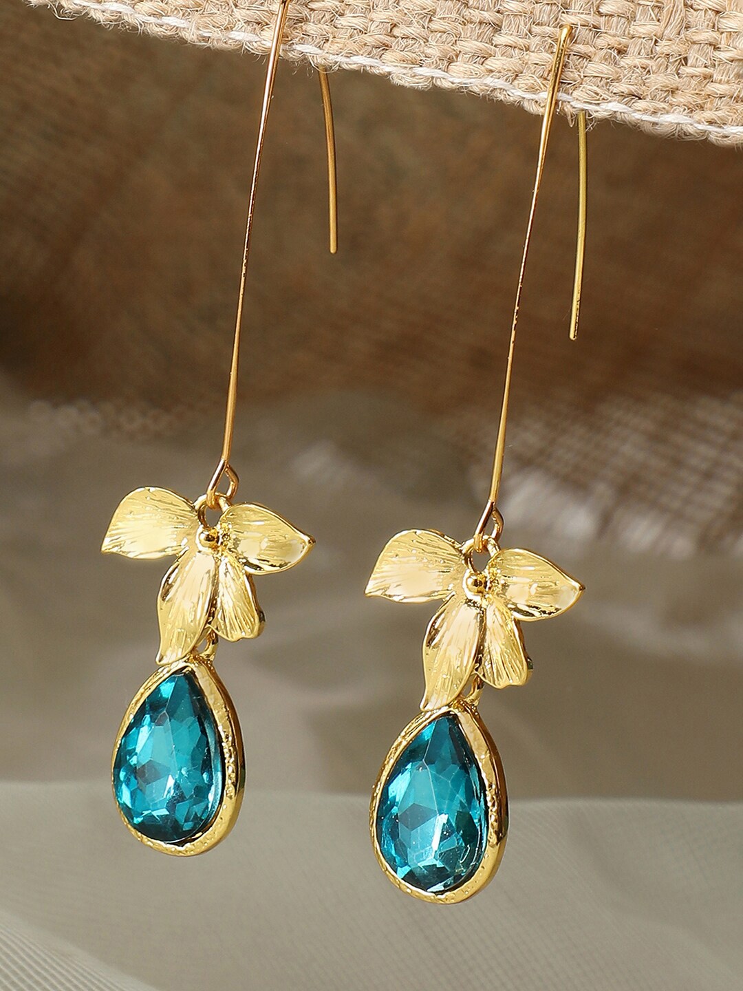 

SOHI Women Gold-Toned & Blue Contemporary Drop Earrings