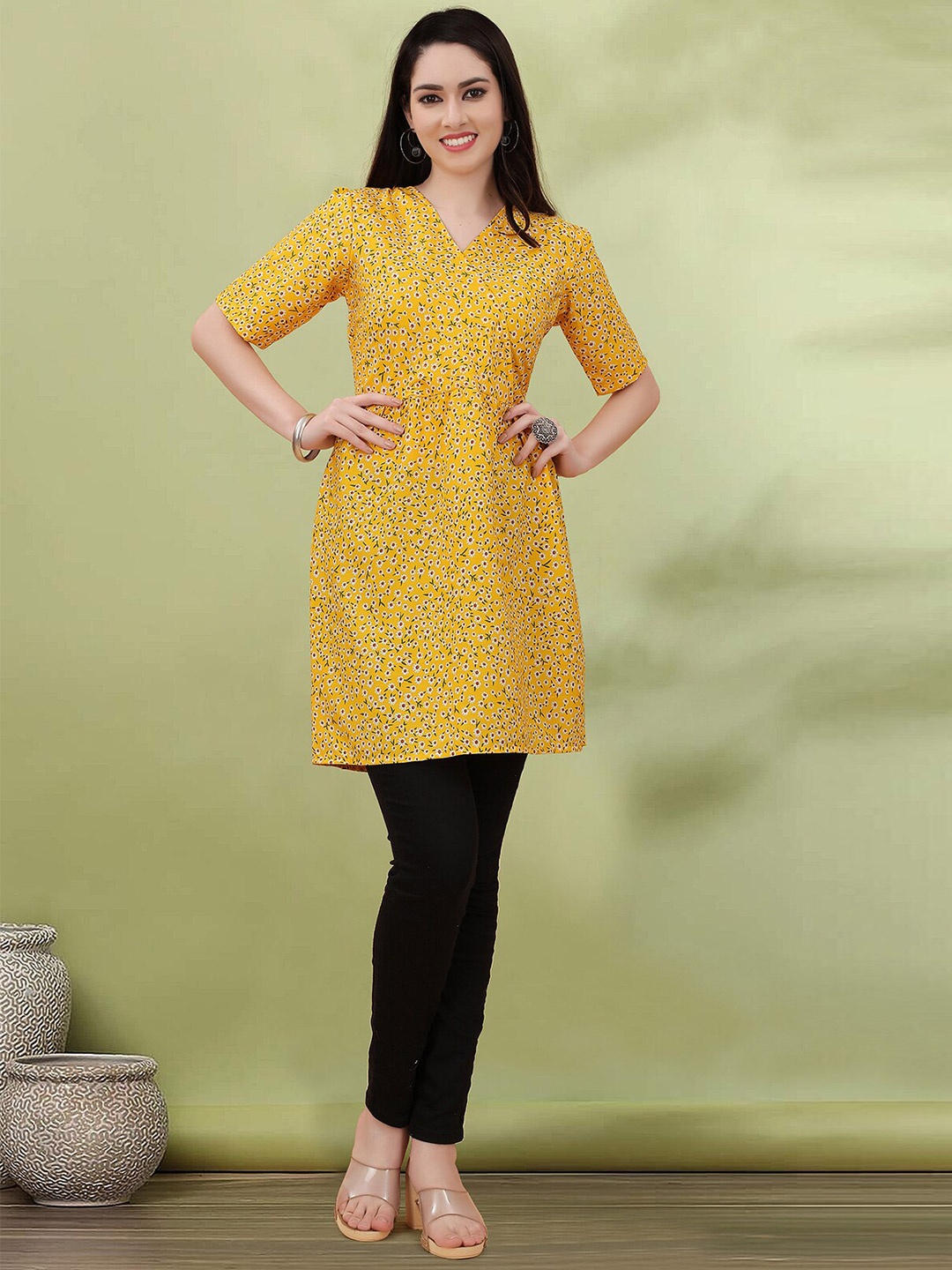 

Lookslady Women Yellow Floral Crepe Dress