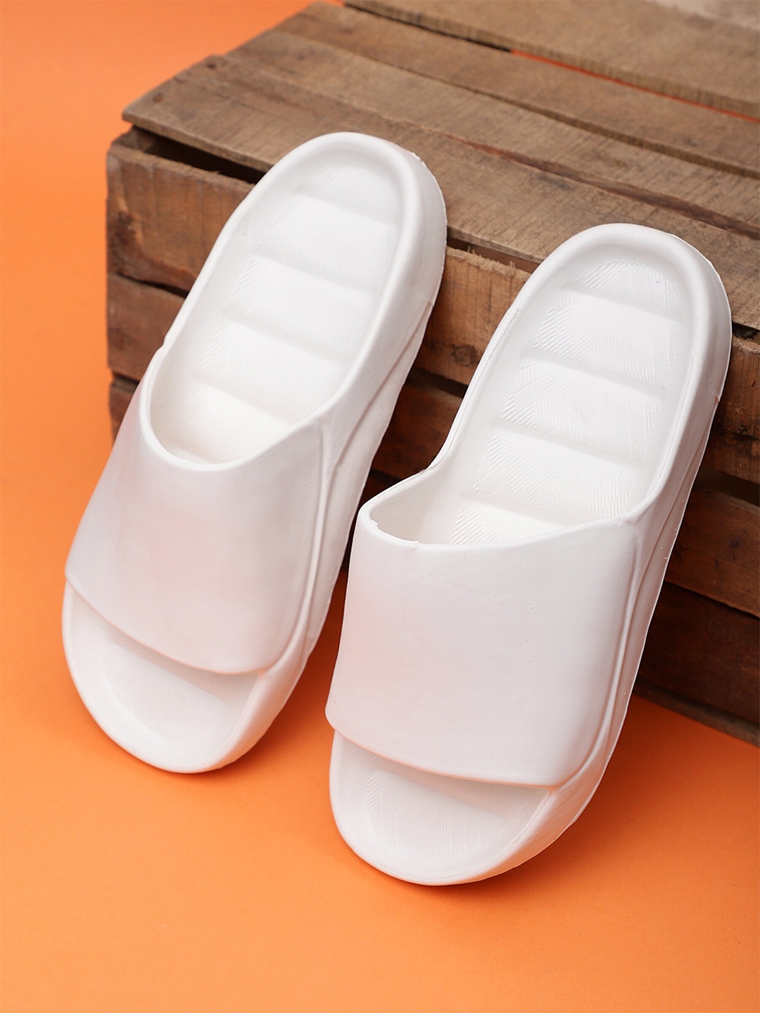 

Pampy Angel Men White Croslite Sliders