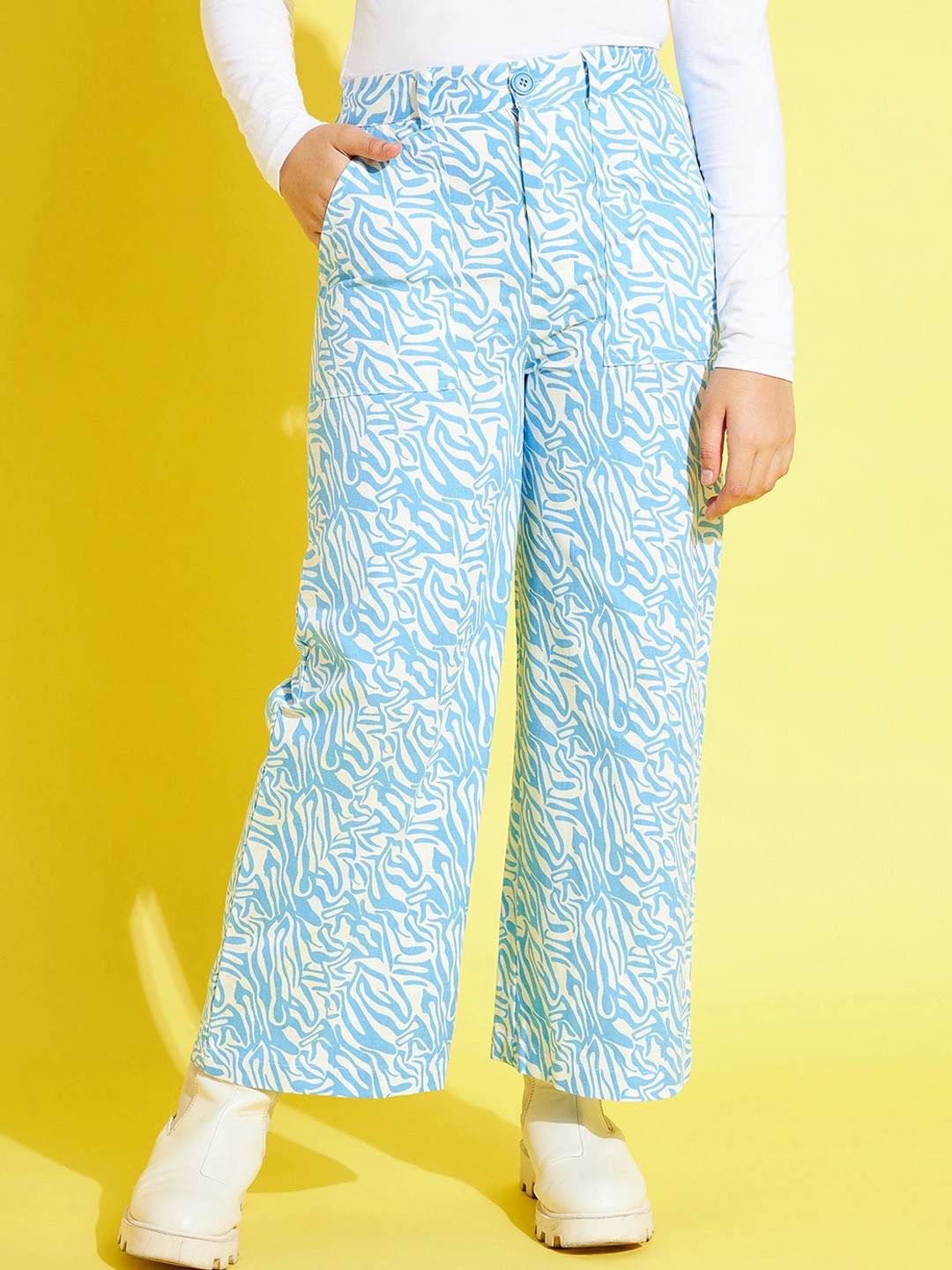 

Noh Voh - SASSAFRAS Kids Girls Blue Printed Comfort Trousers