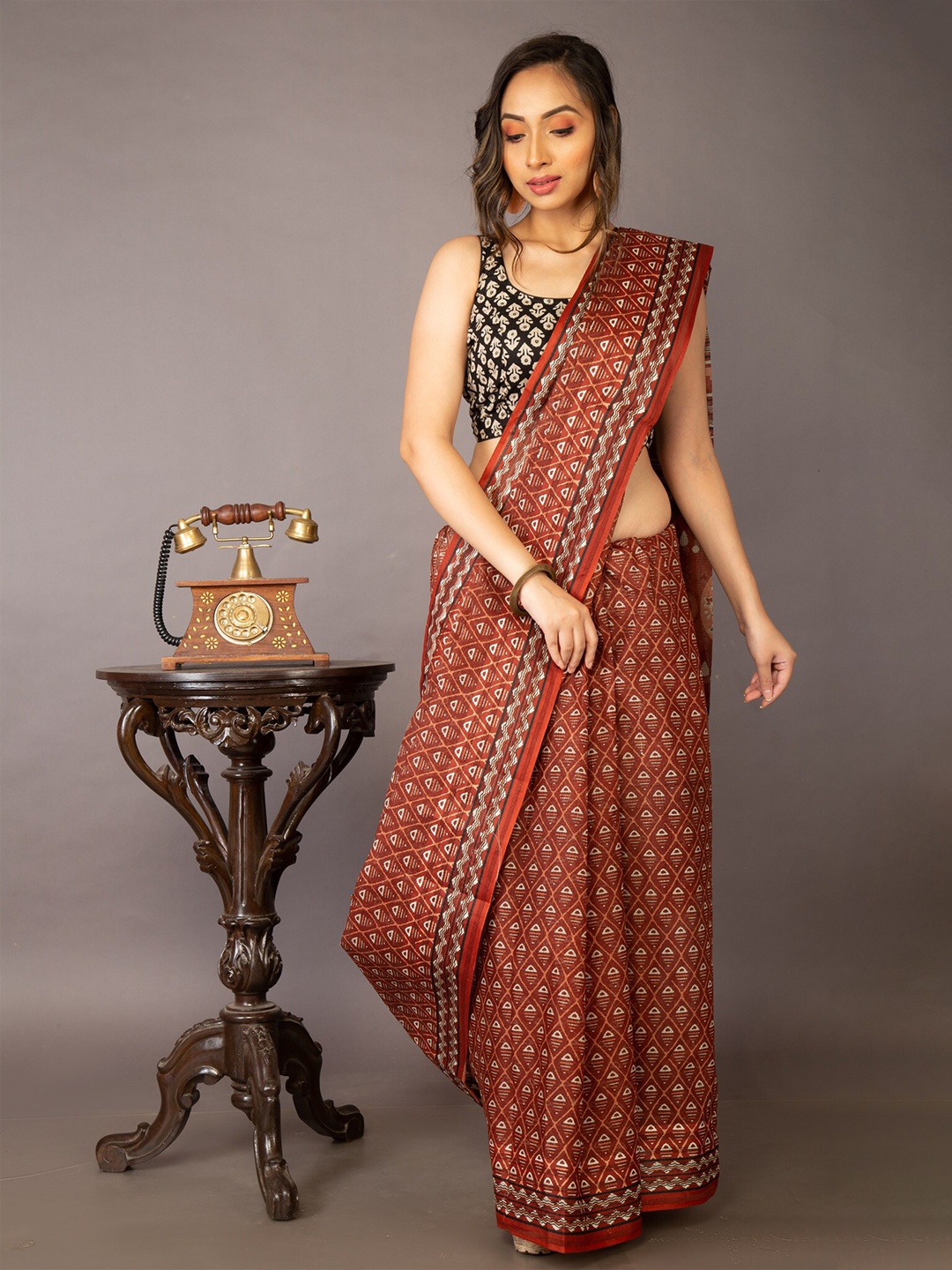 

Unnati Silks Maroon & White Ethnic Motifs Pure Cotton Kovai Saree