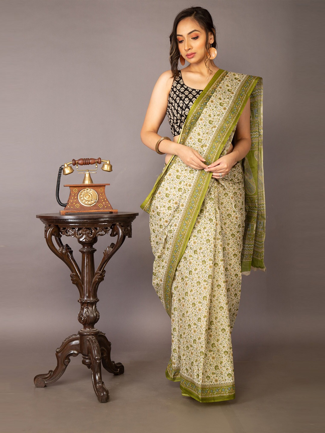 

Unnati Silks White & Green Floral Pure Cotton Kovai Saree