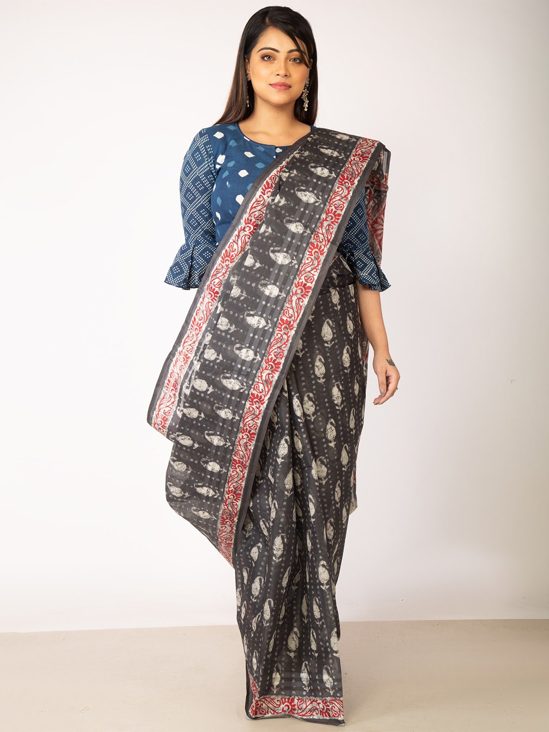 

Unnati Silks Grey & Off White Ethnic Motifs Pure Cotton Kovai Saree