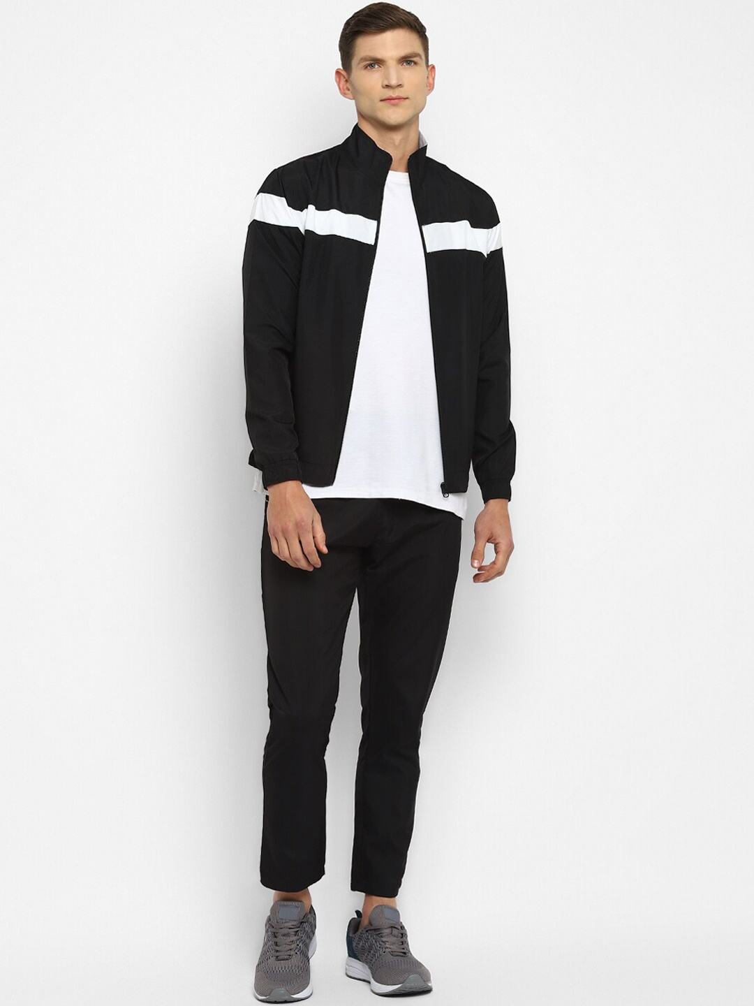 

Yuuki Men Black & White Colourblocked Sports Tracksuits