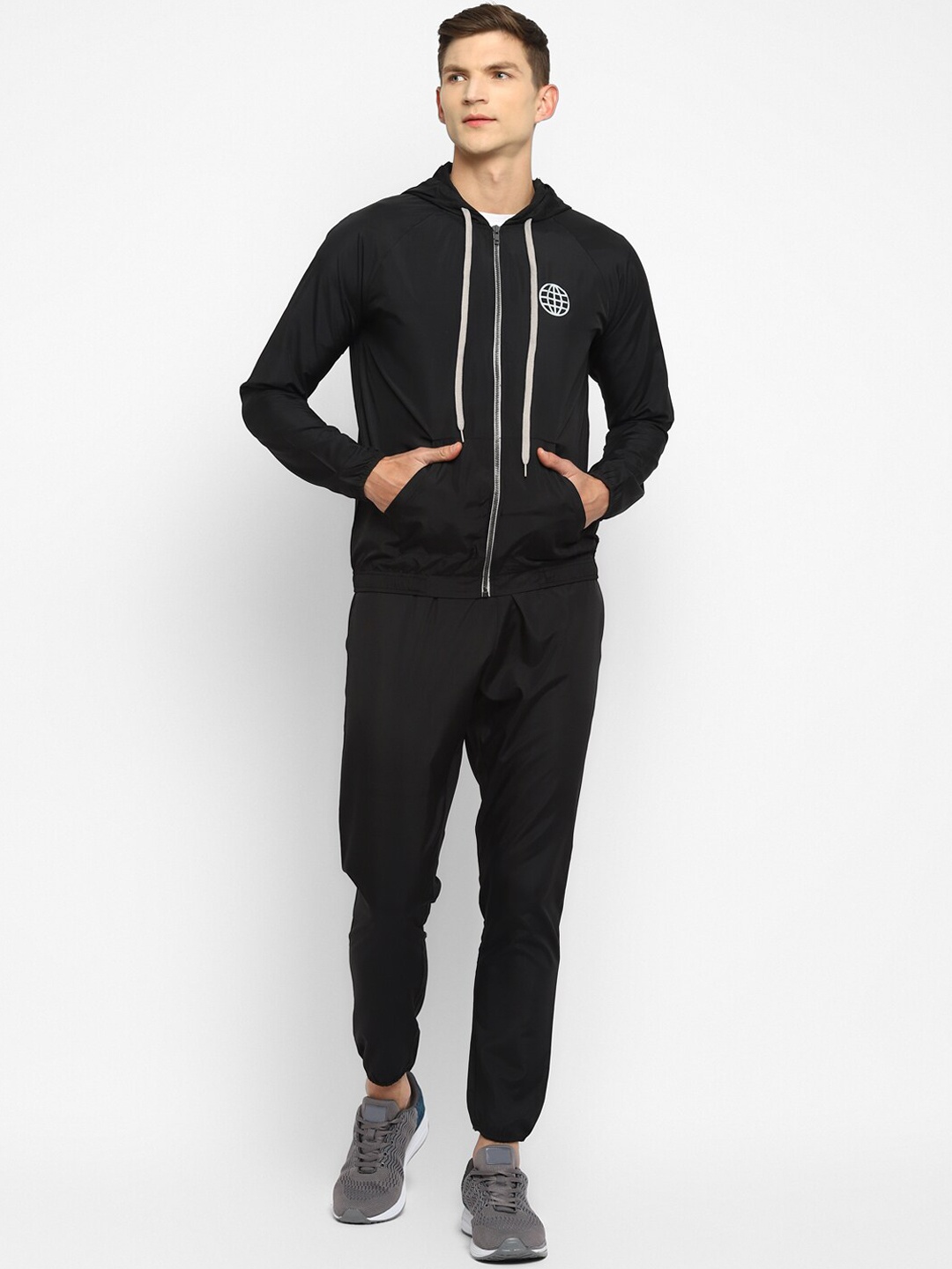 

Yuuki Men Black Solid Tracksuits