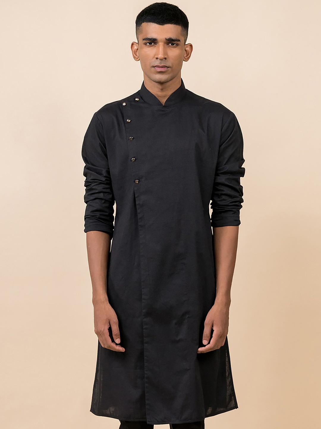 

Tasva Men Black Solid Kurta