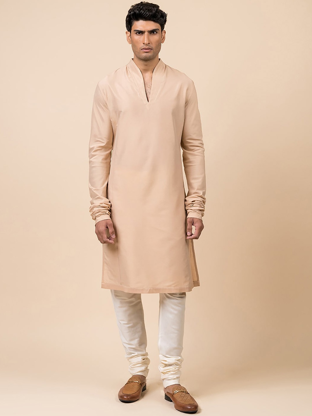

Tasva Men Beige Solid Shawl Neck Straight Kurta