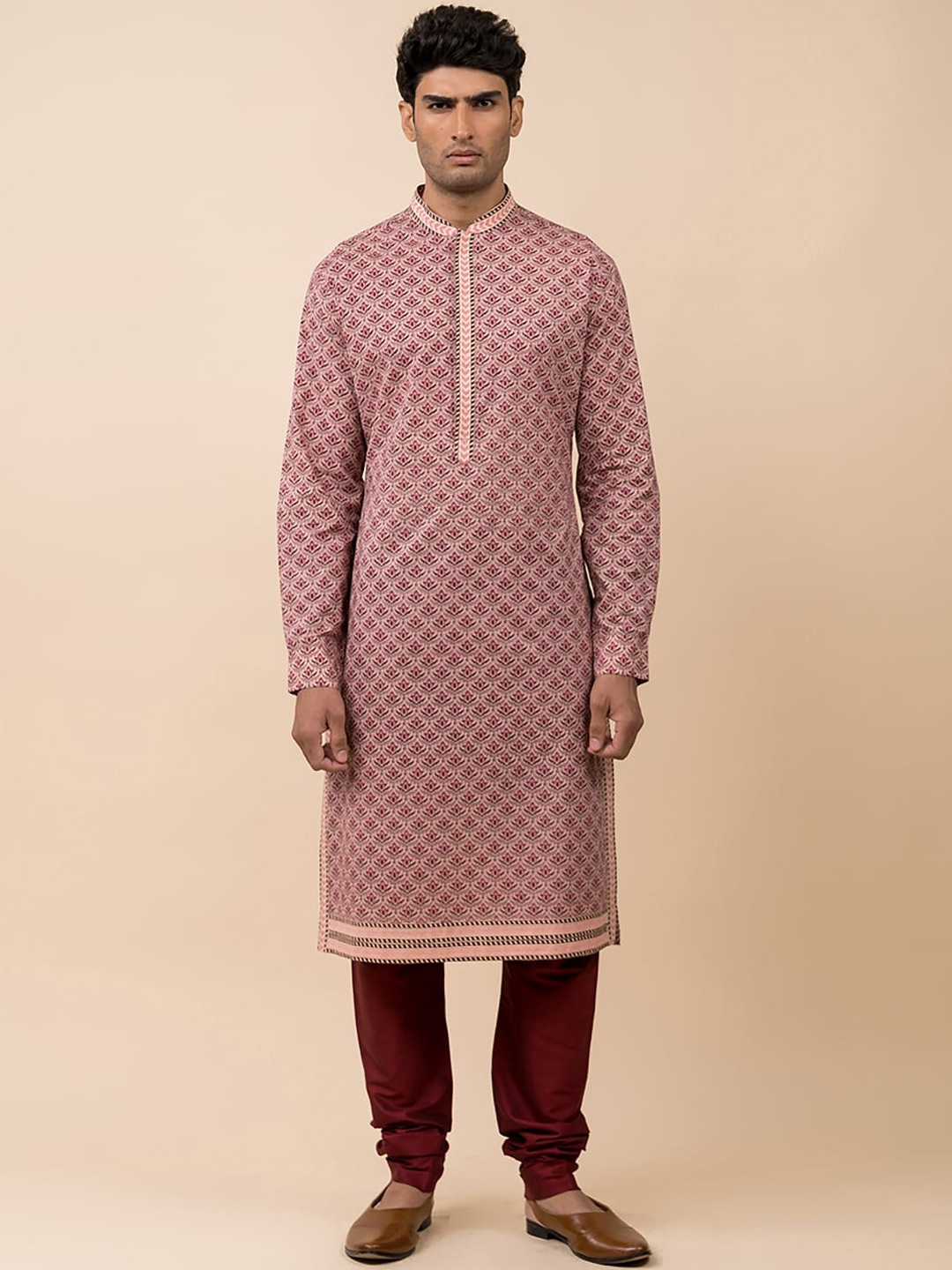 

Tasva Men Maroon Floral Printed Kurta with Churidar