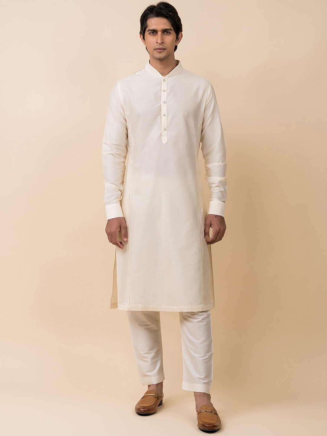

Tasva Men Off White Solid Kurta