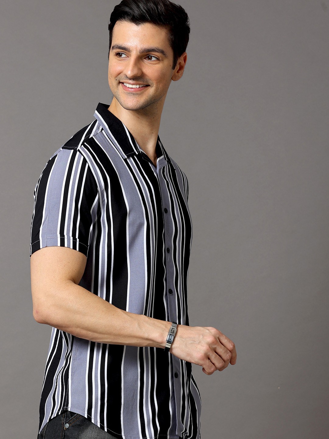 

HERE&NOW Men Black & Grey Slim Fit Striped Casual Shirt