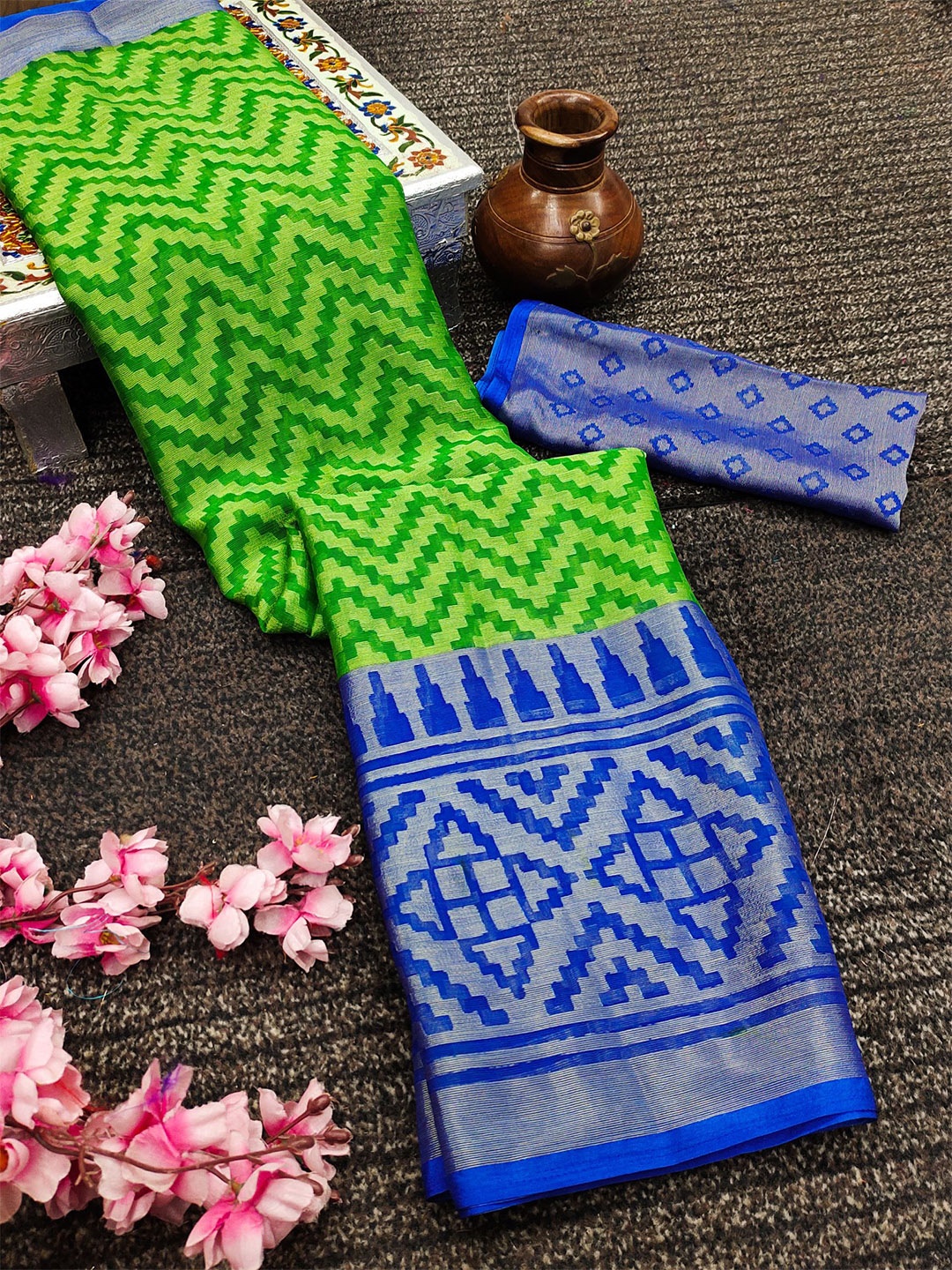 

KALINI Blue & Green Zari Brasso Block Print Saree