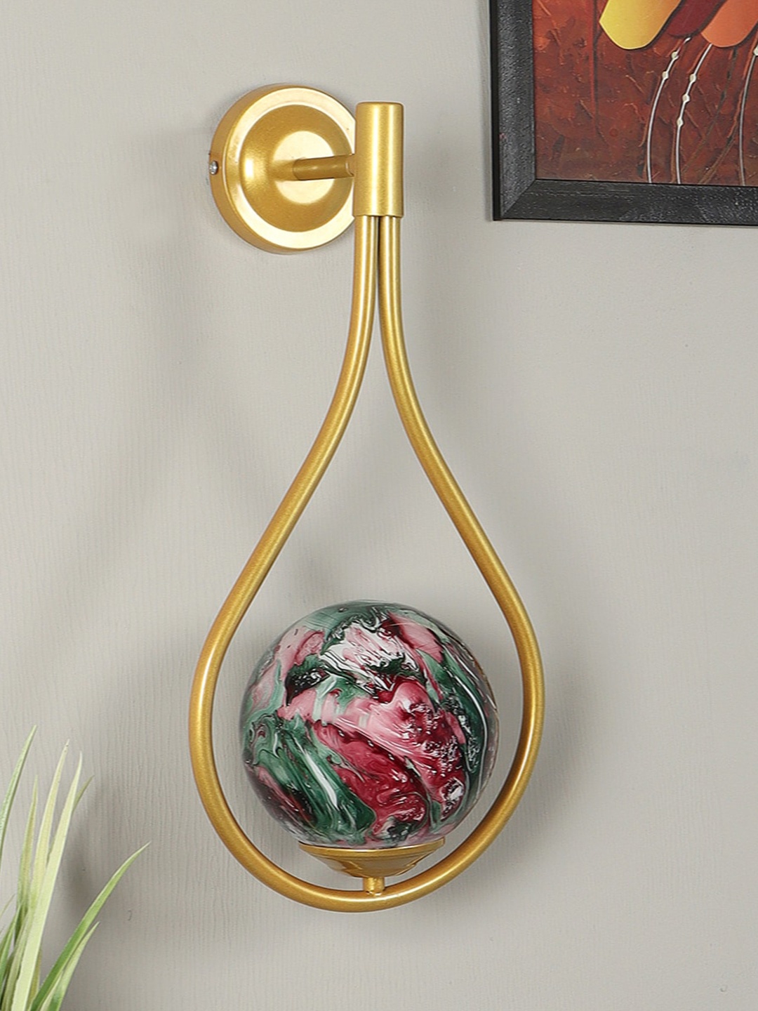 

MFD HOME FURNISHING Gold-Toned & Pink Printed Wall Lamps