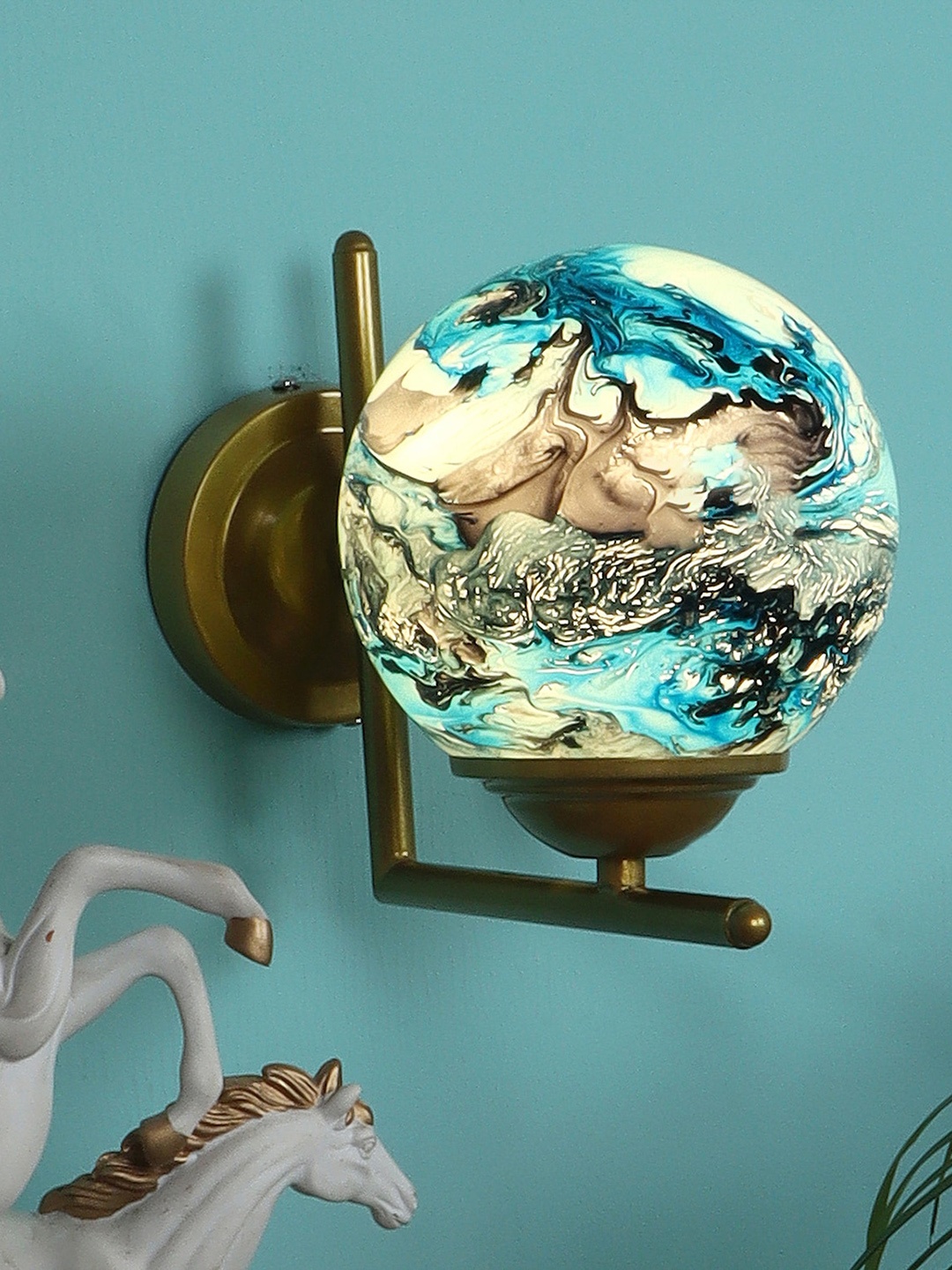 

MFD HOME FURNISHING Gold-Toned & Blue Printed Wall Lamps