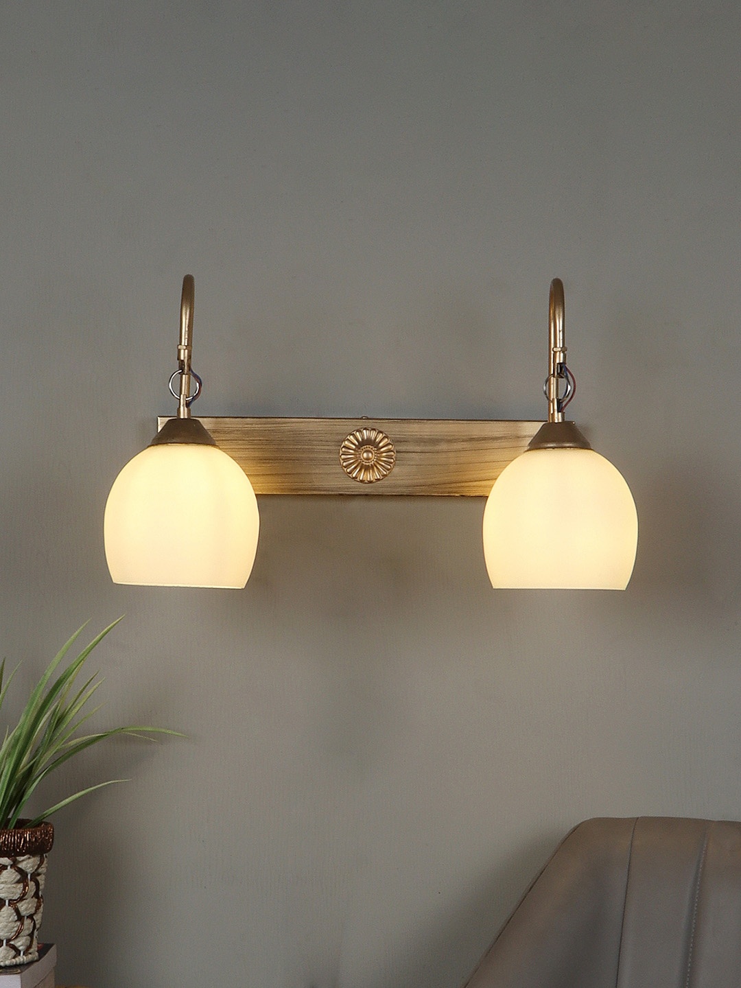 

MFD HOME FURNISHING Gold-Toned & White Solid Wall Lamps