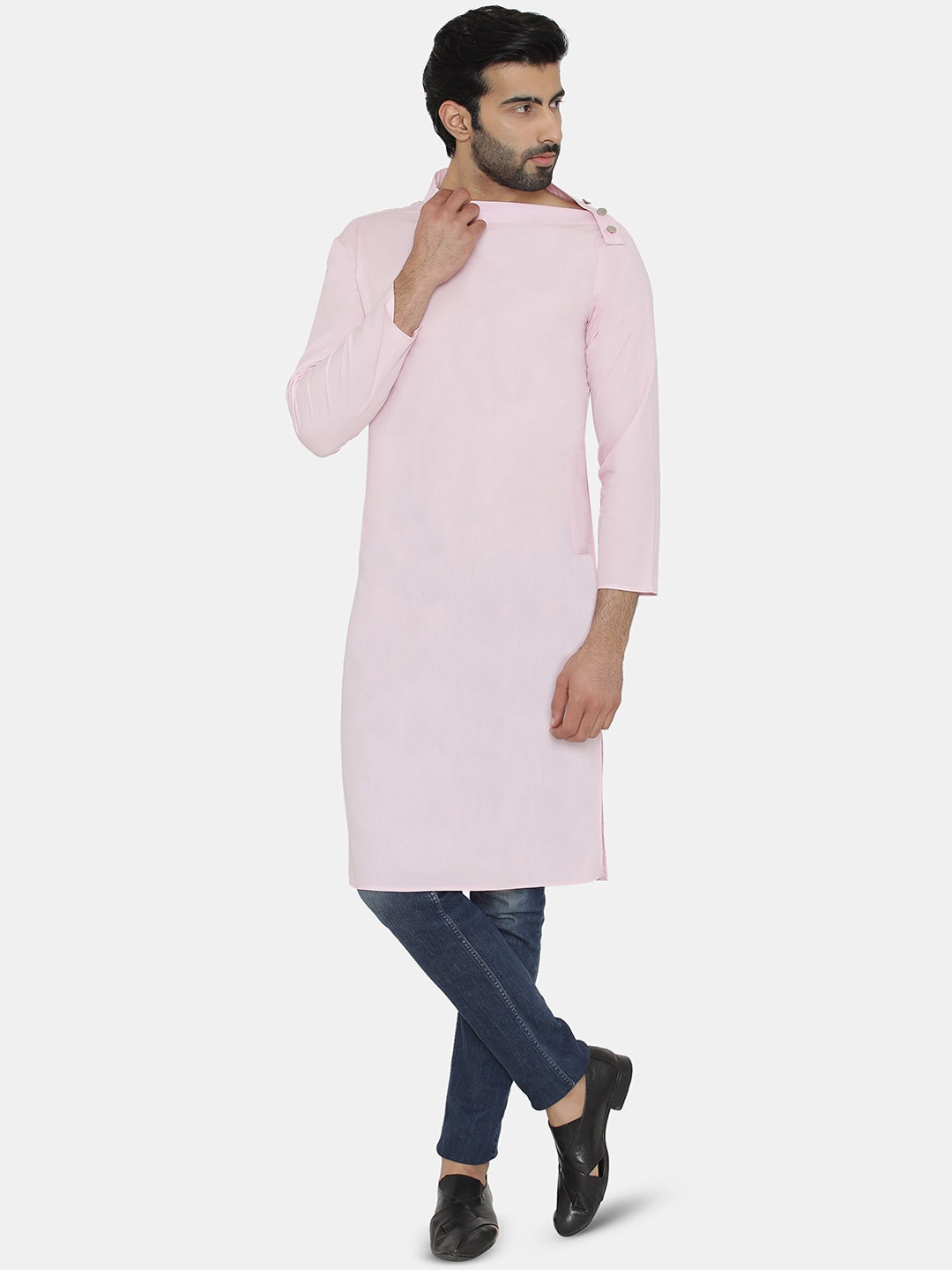 

Raas Men Pink Cotton Solid Kurta