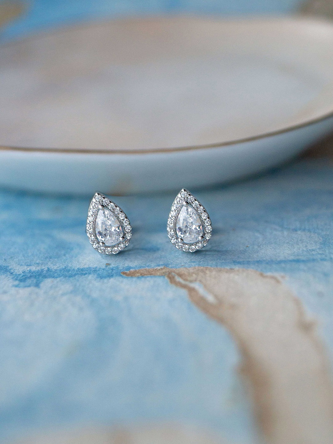 

MANNASH Silver-Plated Leaf Shaped Studs Earrings
