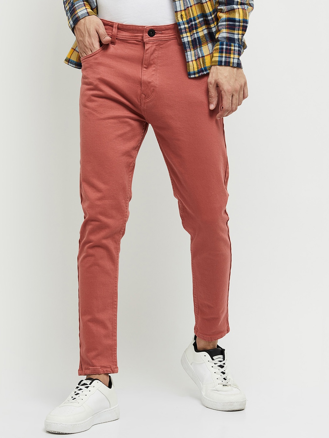 

max Men Maroon Solid Stretchable Regular Fit Jeans