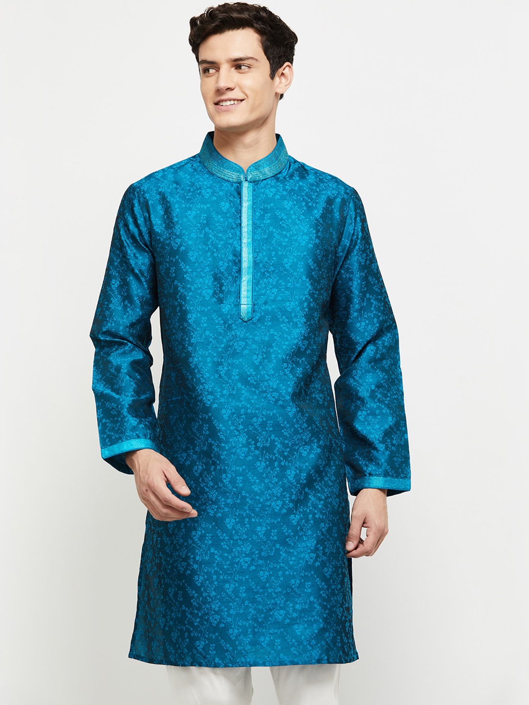 

max Men Blue Floral Thread Work Kurta