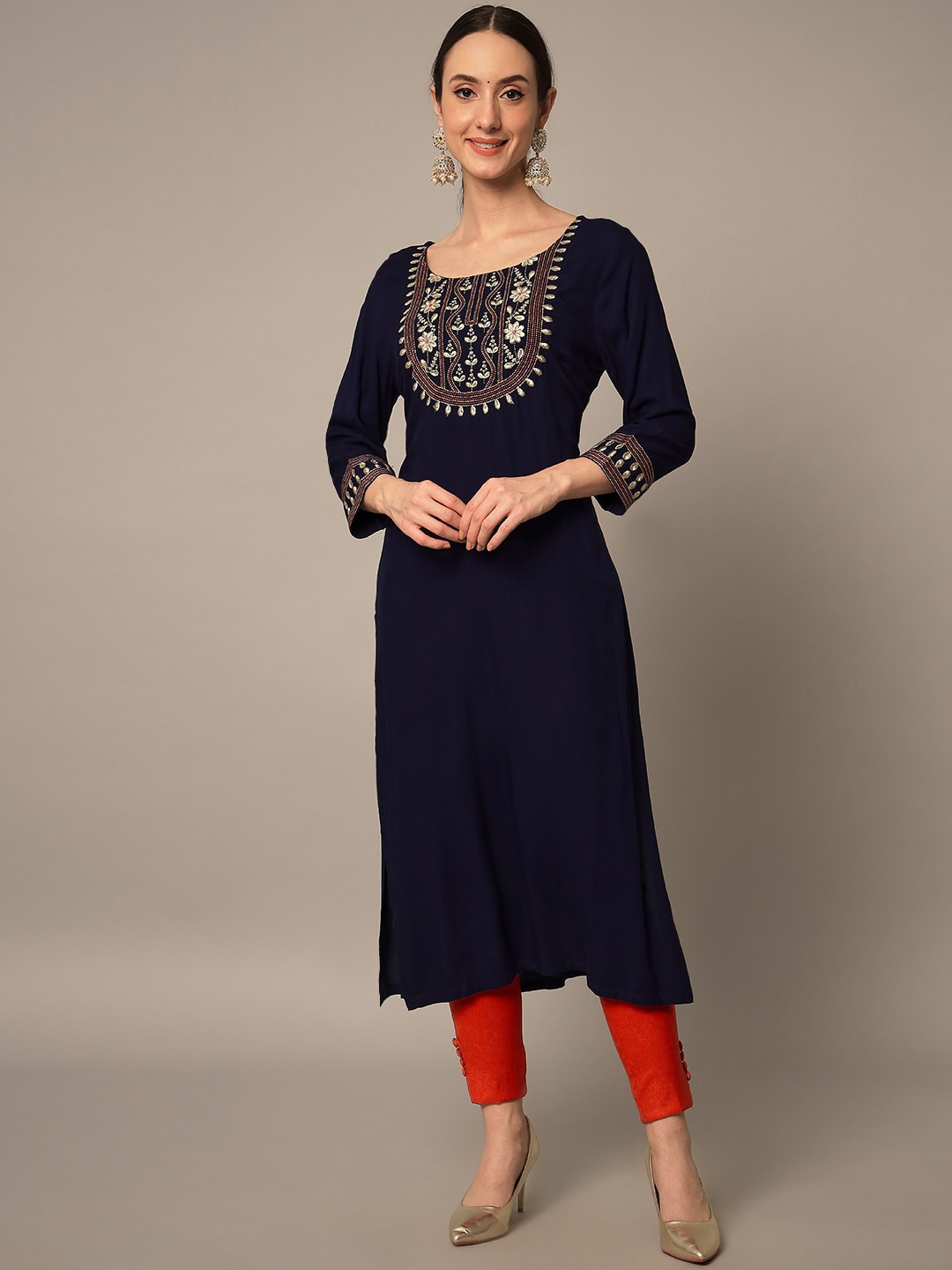 

Yaadleen Women Navy Blue & Silver Floral Yoke Design Thread Work Floral Cotton Kurta