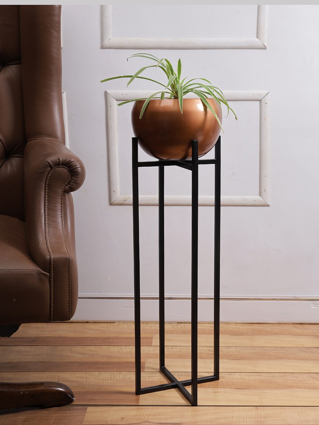 

Aapno Rajasthan Black & Red Solid Metal Planter with Stand
