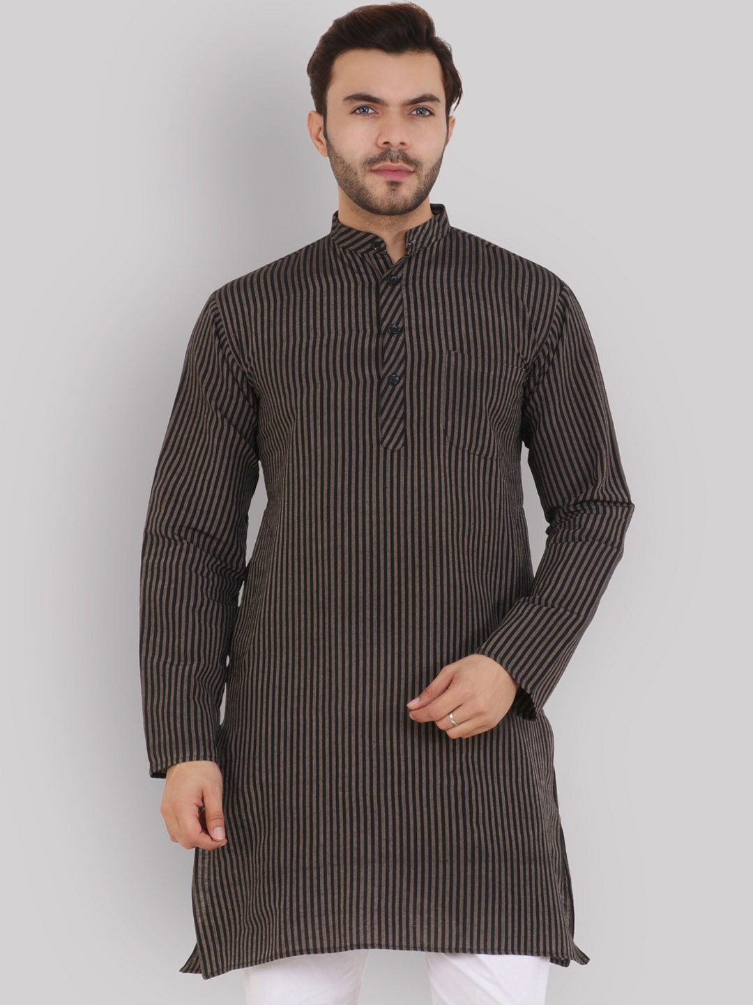 

Latest Chikan Garments Men Black & Brown Striped Straight Kurta