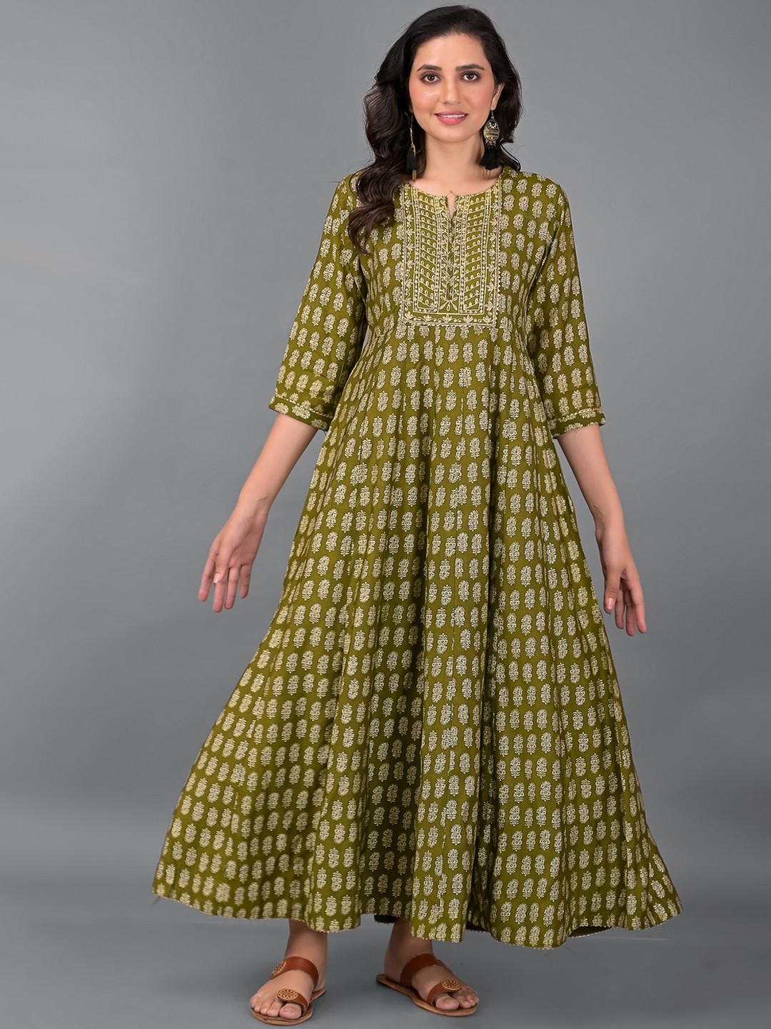 

EtnicaWear Women Green Ethnic Motifs Pure Muslin Maxi Dress