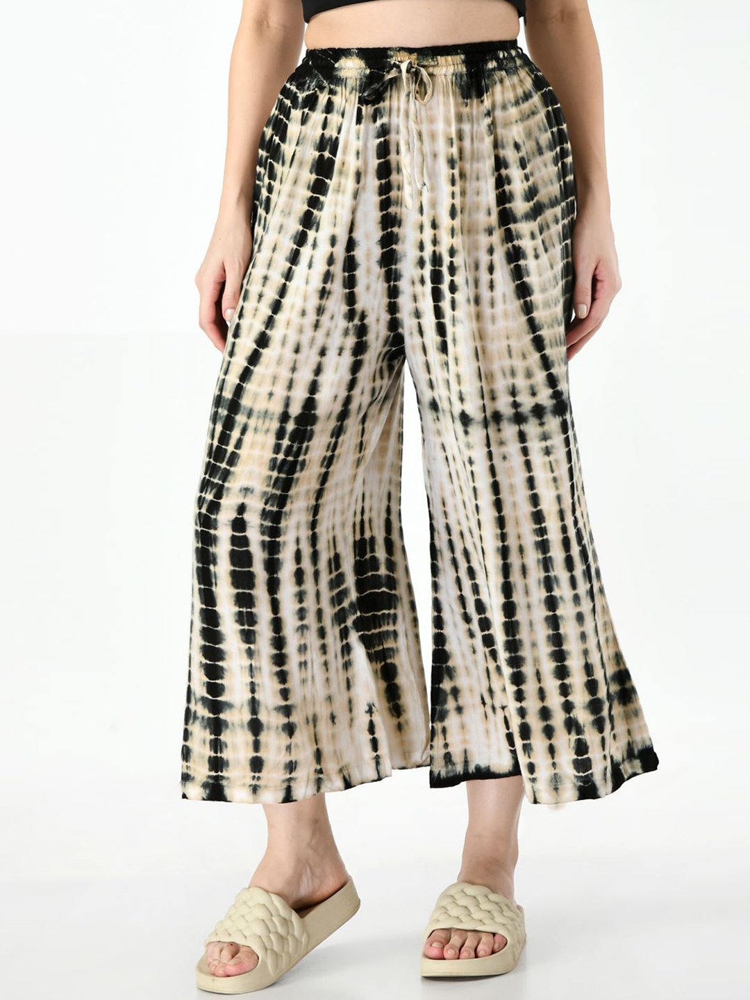 

TAARAA Women Black Tie and Dye Printed Culottes Trousers