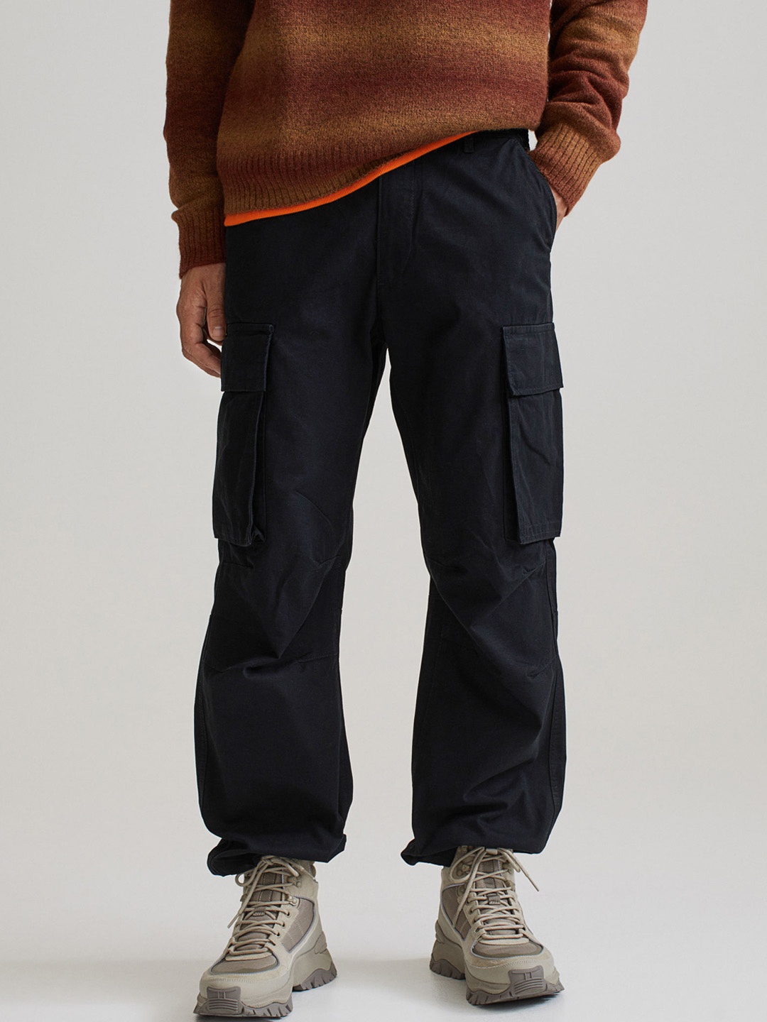 

H&M Men Relaxed Fit Cargo Trousers, Black