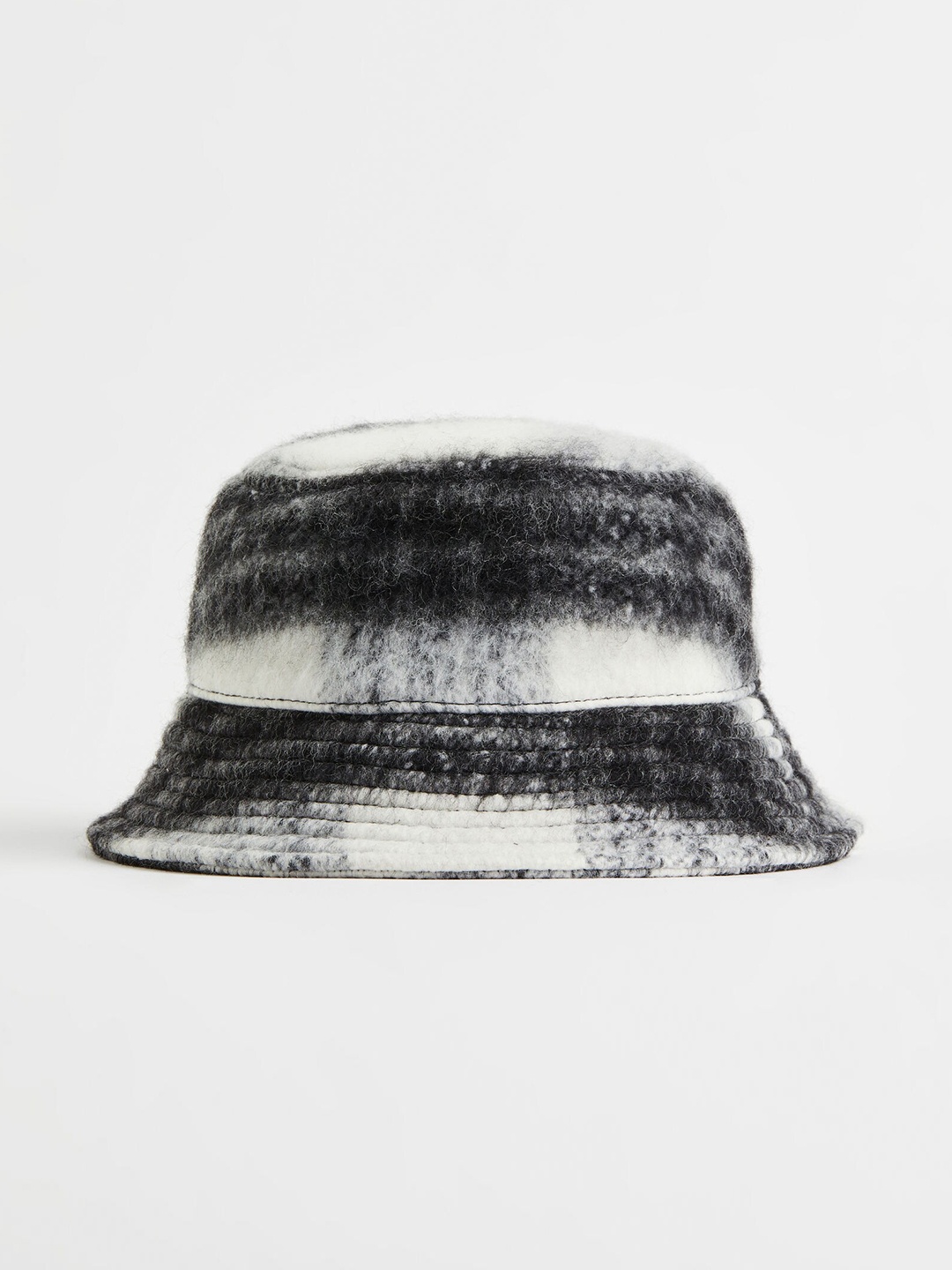 

H&M Men Printed Bucket Hat, Black