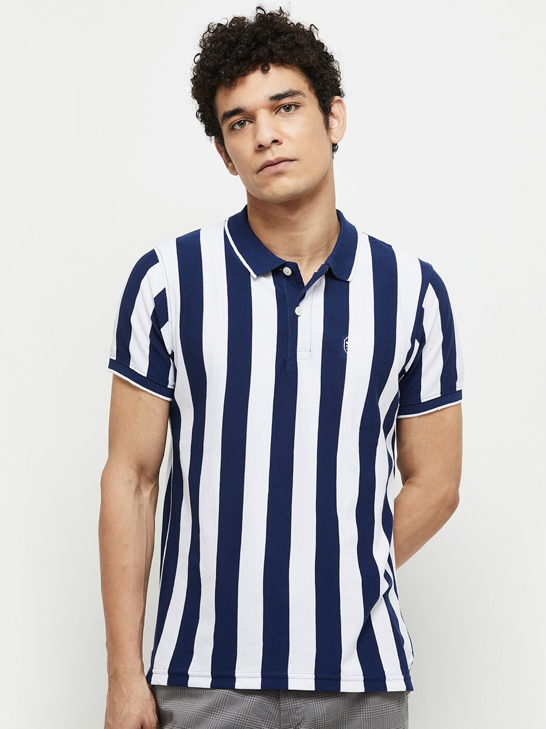 

max Men White & Blue Striped Polo Collar T-shirt