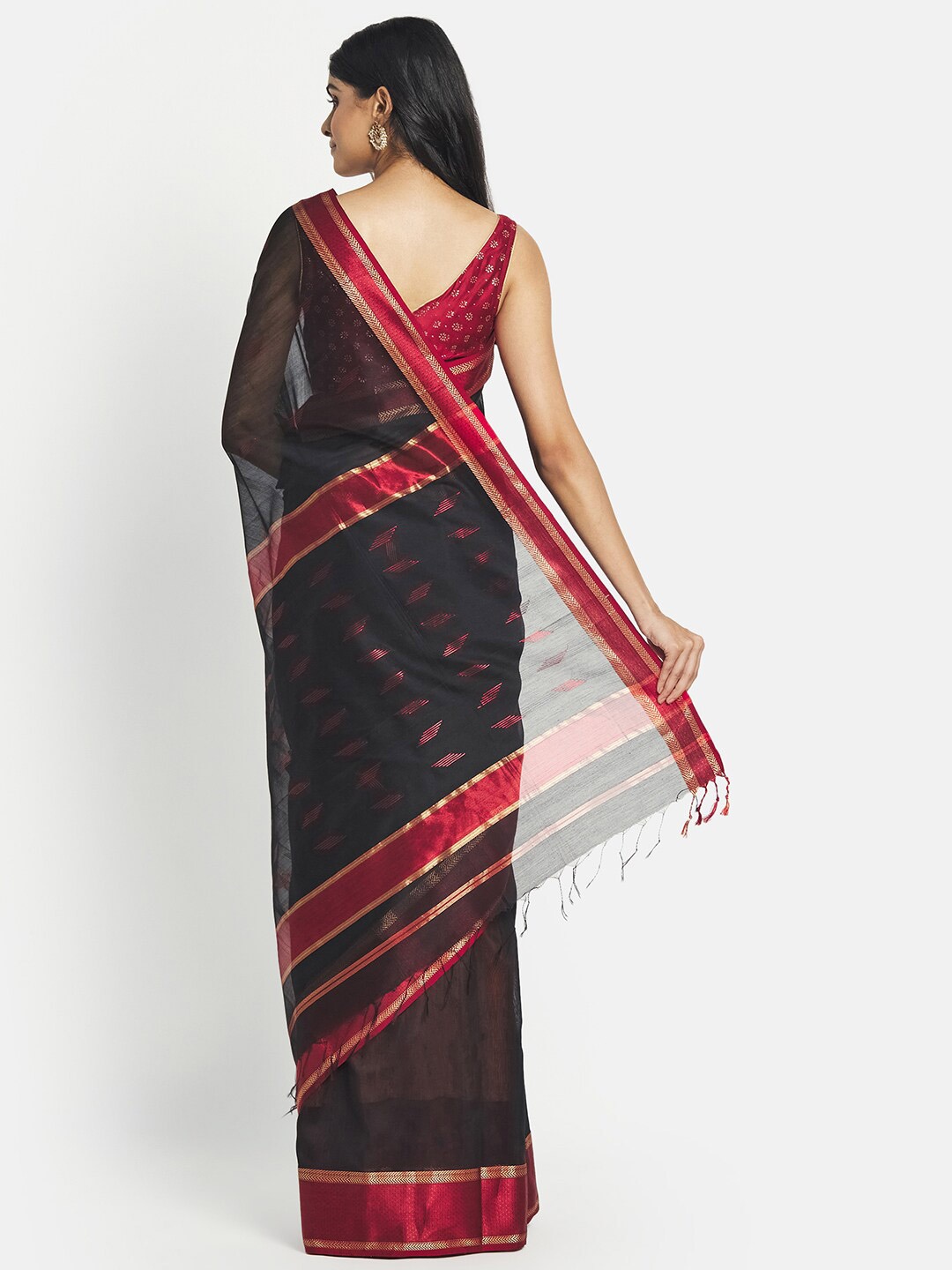 

Fabindia Black & Pink Zari Silk Cotton Ready to Wear Maheshwari Saree
