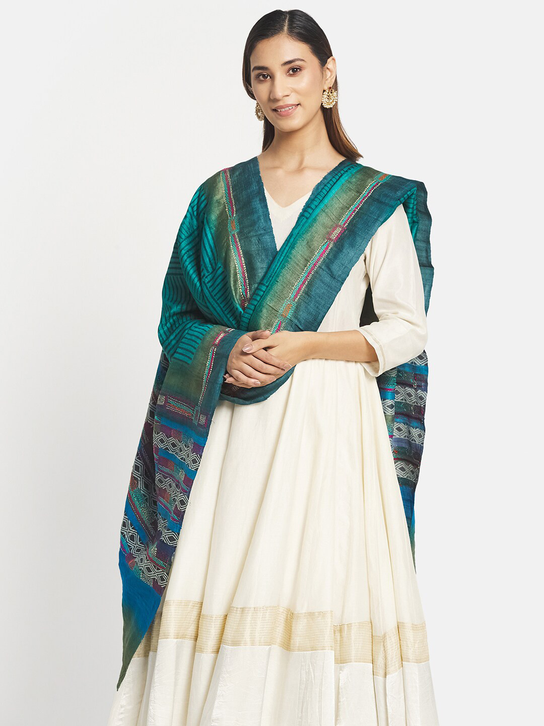 

Fabindia Women Blue & Green Embroidered Pure Silk Dupatta with Kantha Work
