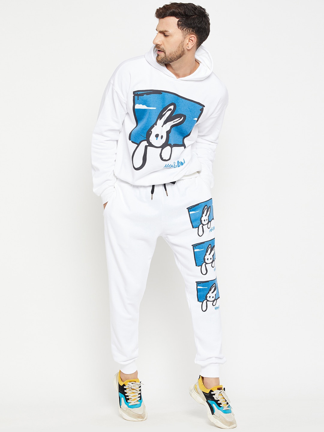 

FUGAZEE Men White Printed Pure Cotton Joggers