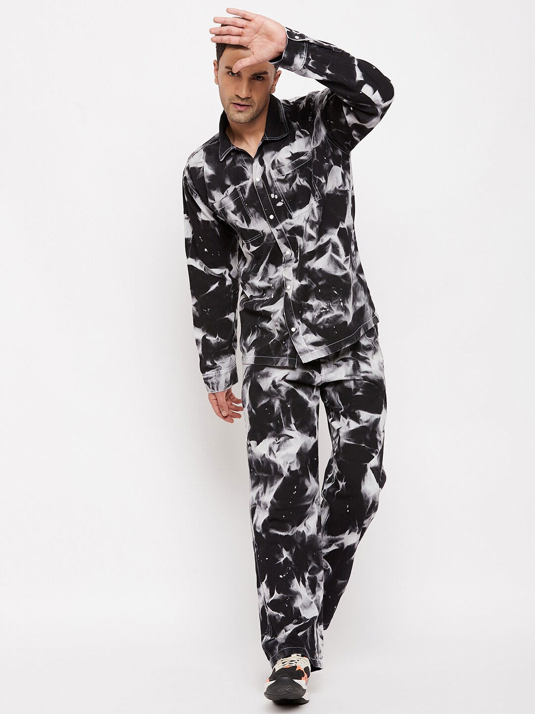 

FUGAZEE Men Black Relaxed Boxy Smoke Tie-Dye Pure Cotton Casual Shirt
